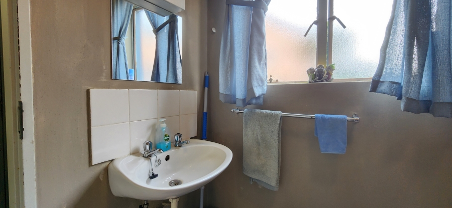 0 Bedroom Property for Sale in Kannoniers Park North West